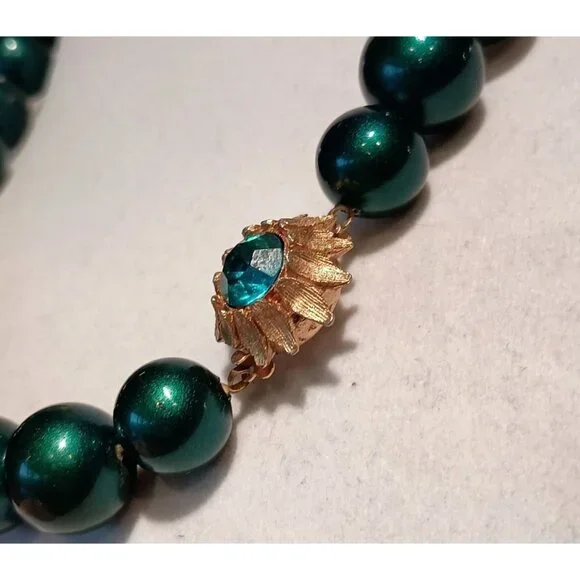 Vintage Pearlized Teal Emerald Green 14mm Bead Choker Necklace Sparkly Clasp - Picture 3 of 5